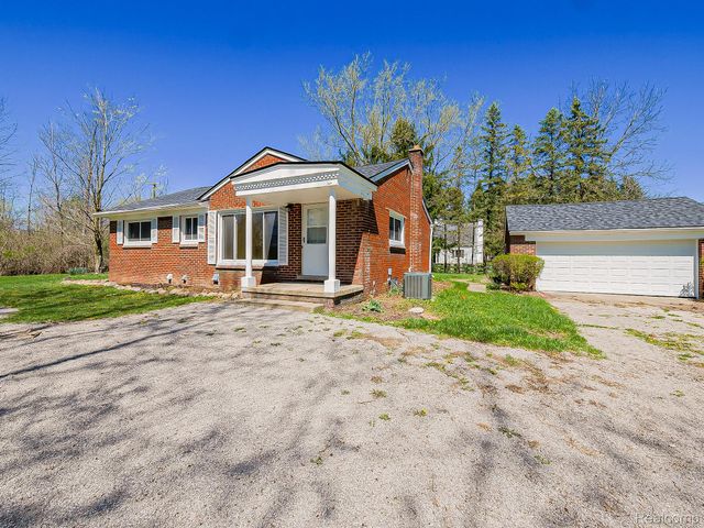 8701 Brookville Road, Salem Township, MI 48170