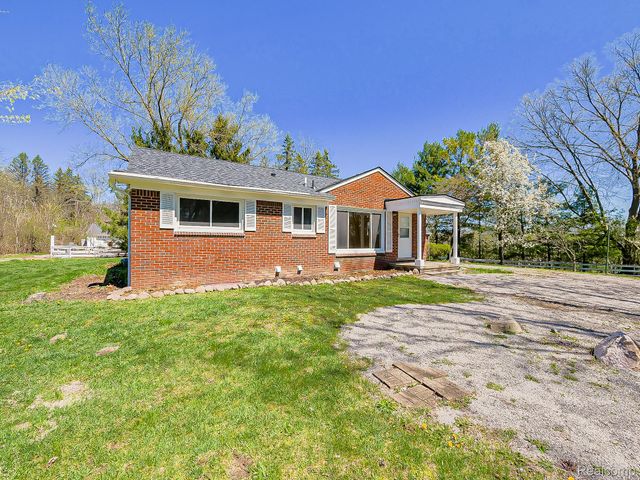 8701 Brookville Road, Salem Township, MI 48170