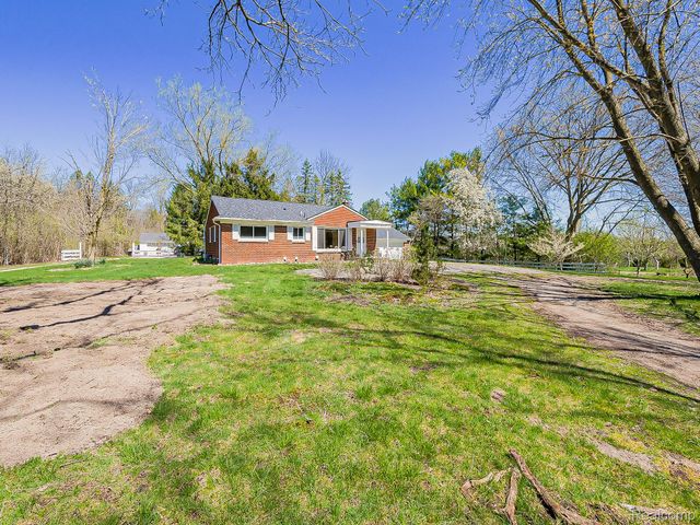 8701 Brookville Road, Salem Township, MI 48170