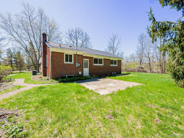 8701 Brookville Road, Salem Township, MI 48170