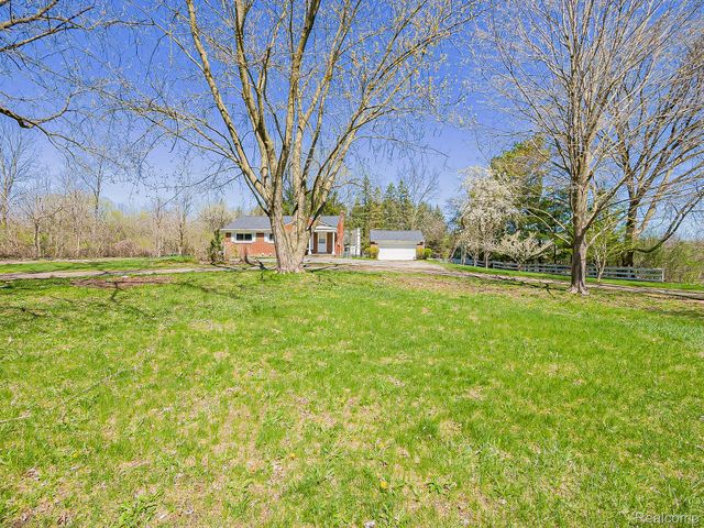 8701 Brookville Road, Salem Township, MI 48170