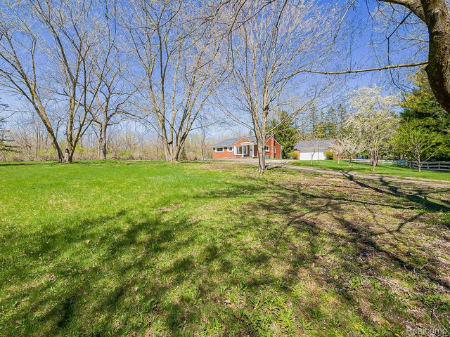 8701 Brookville Road, Salem Township, MI 48170