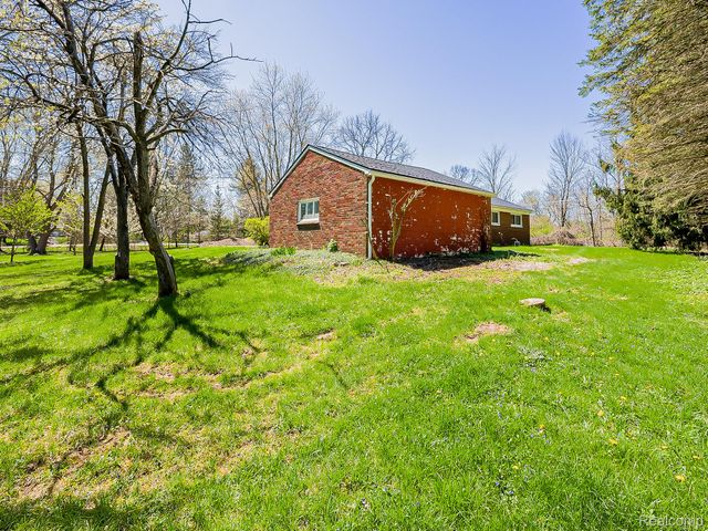 8701 Brookville Road, Salem Township, MI 48170