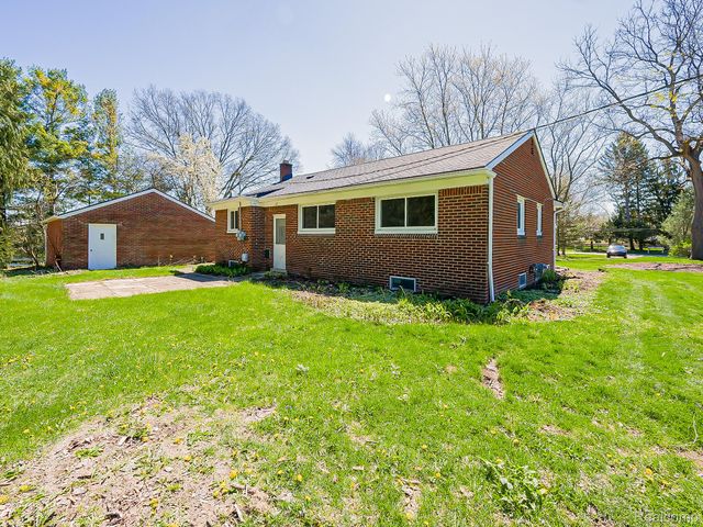 8701 Brookville Road, Salem Township, MI 48170