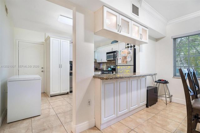 1135 92nd St 104, Bay Harbor Islands, FL 33154