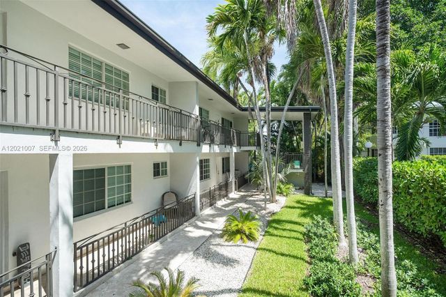 1135 92nd St 104, Bay Harbor Islands, FL 33154