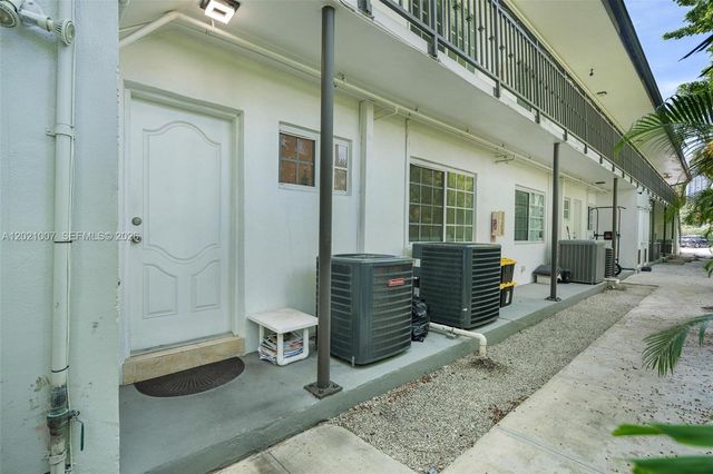 1135 92nd St 104, Bay Harbor Islands, FL 33154
