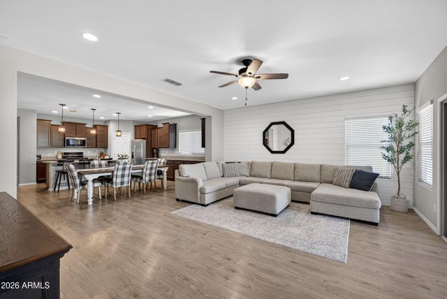 5218 S LINDENWOOD Circle, Mesa, AZ 85212