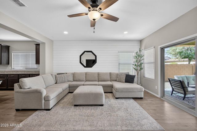 5218 S LINDENWOOD Circle, Mesa, AZ 85212