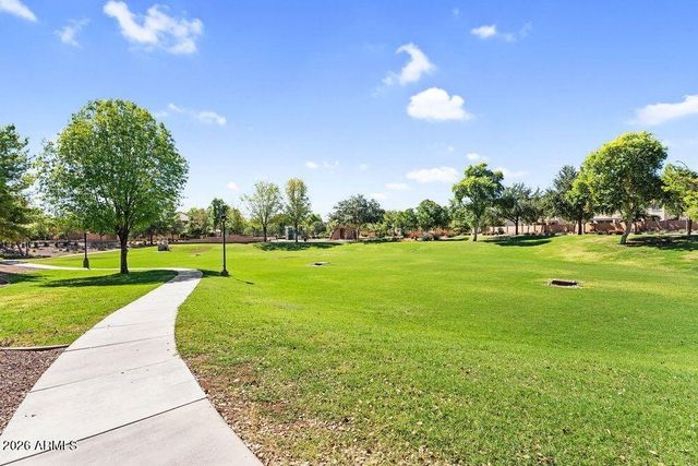 5218 S LINDENWOOD Circle, Mesa, AZ 85212