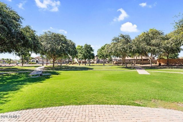 5218 S LINDENWOOD Circle, Mesa, AZ 85212