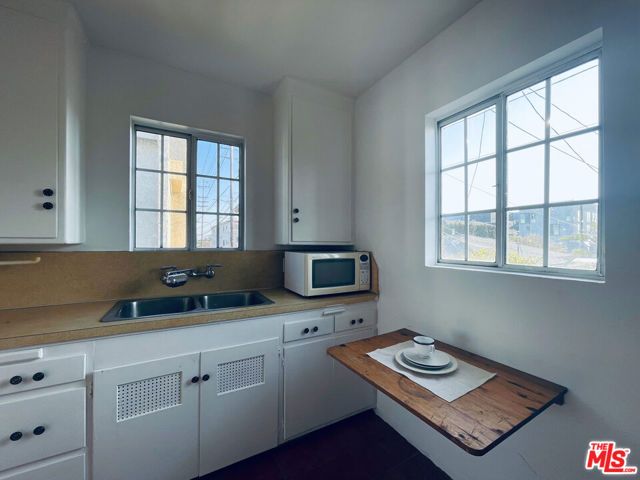 2016 20th Street B, Santa Monica, CA 90404