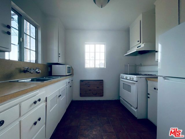 2016 20th Street B, Santa Monica, CA 90404