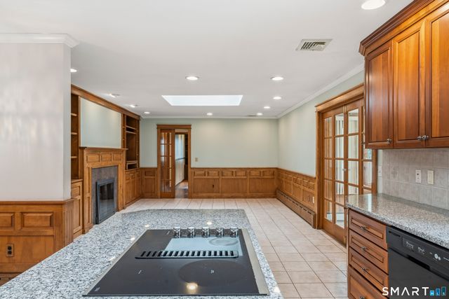 883 Sawmill Road, West Haven, CT 06516