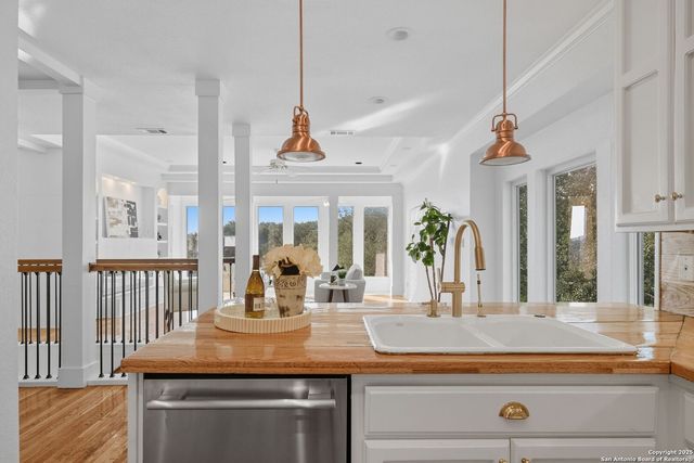 2 REMINGTON RUN, San Antonio, TX 78258