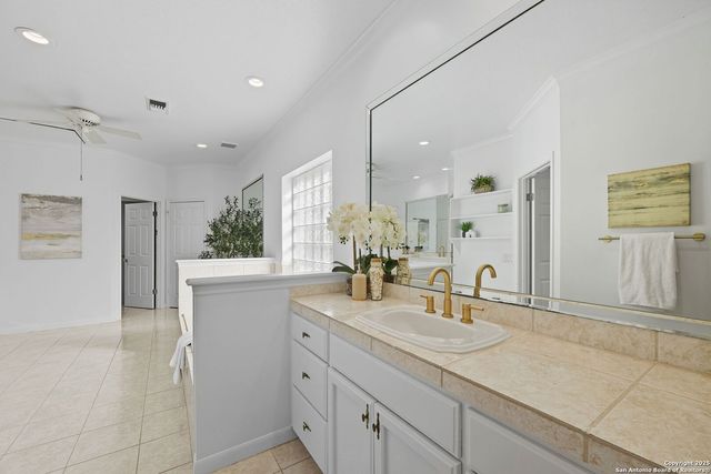 2 REMINGTON RUN, San Antonio, TX 78258