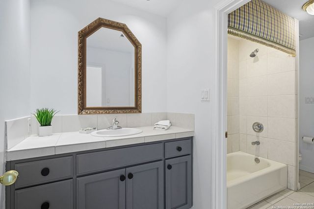 2 REMINGTON RUN, San Antonio, TX 78258