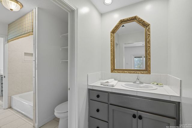 2 REMINGTON RUN, San Antonio, TX 78258