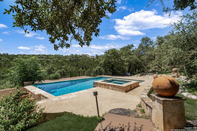 2 REMINGTON RUN, San Antonio, TX 78258