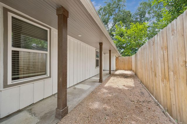 1919 Ashford Hollow Lane, Houston, TX 77077