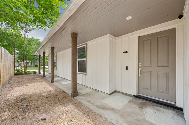 1919 Ashford Hollow Lane, Houston, TX 77077