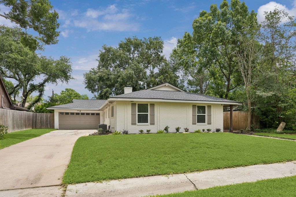 1919 Ashford Hollow Lane, Houston, TX 77077
