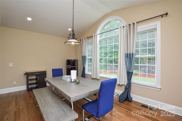 5004 Woodview Lane, Matthews, NC 28104