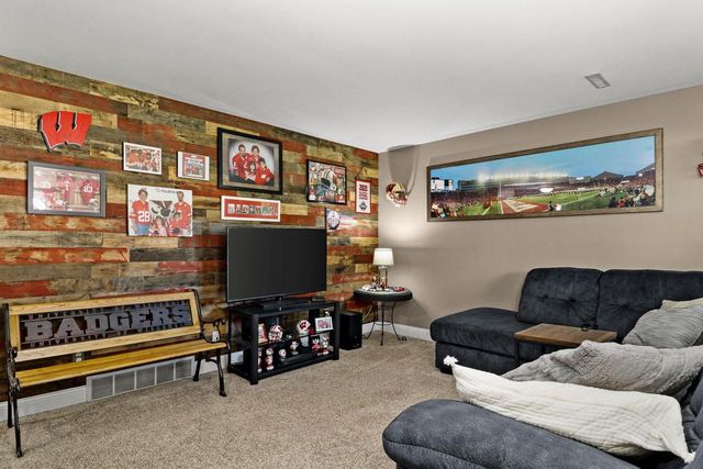 535 Goldenrod Circle, Verona, WI 53593