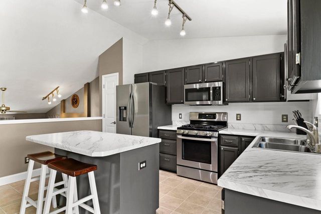 535 Goldenrod Circle, Verona, WI 53593