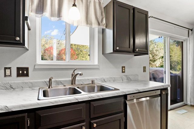 535 Goldenrod Circle, Verona, WI 53593