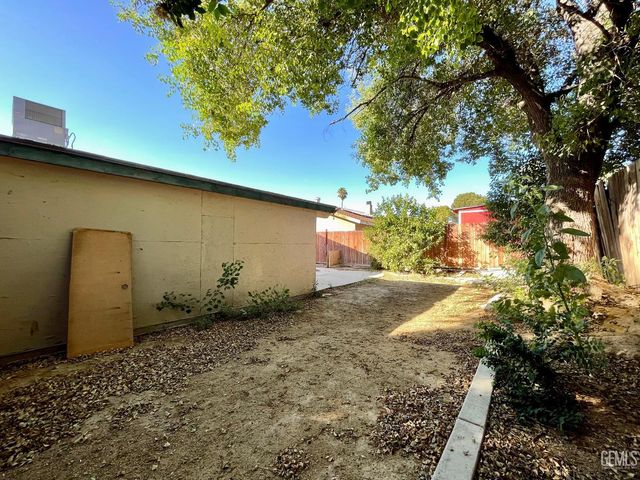 3913 Foxwood Street, Bakersfield, CA 93306