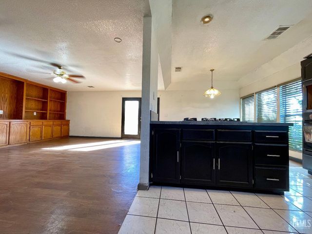 3913 Foxwood Street, Bakersfield, CA 93306