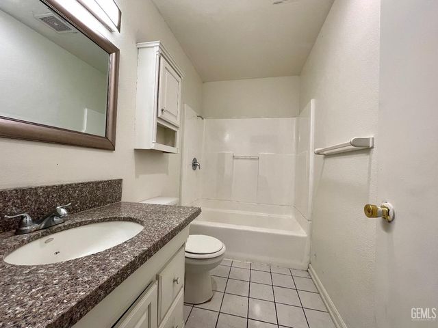 3913 Foxwood Street, Bakersfield, CA 93306