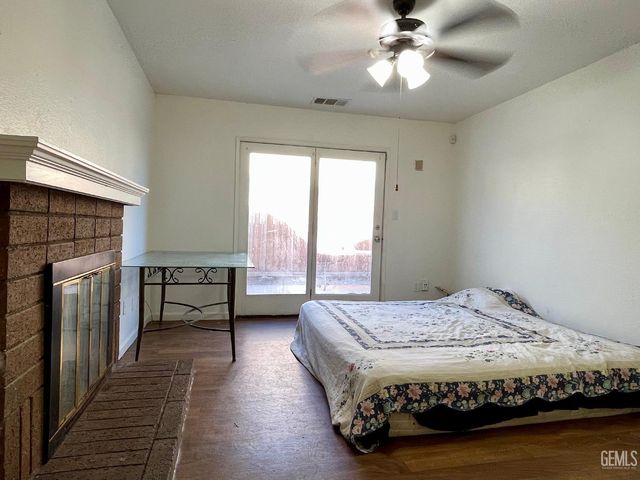 3913 Foxwood Street, Bakersfield, CA 93306