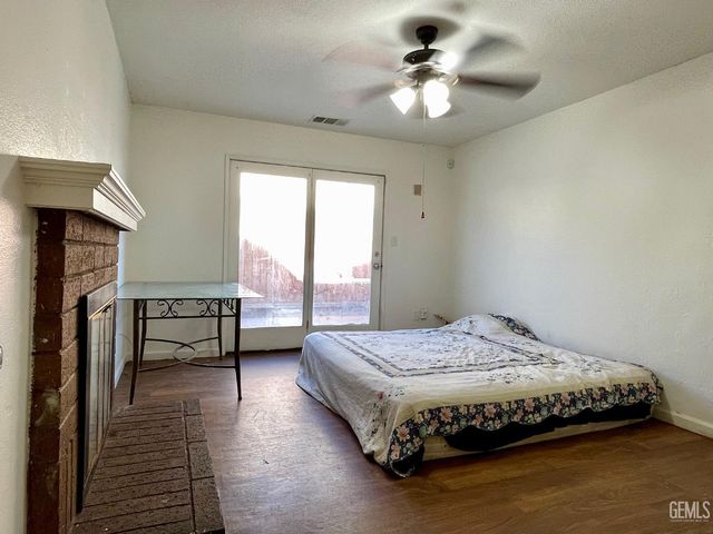 3913 Foxwood Street, Bakersfield, CA 93306