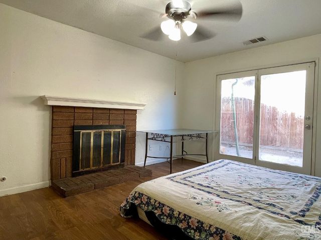 3913 Foxwood Street, Bakersfield, CA 93306