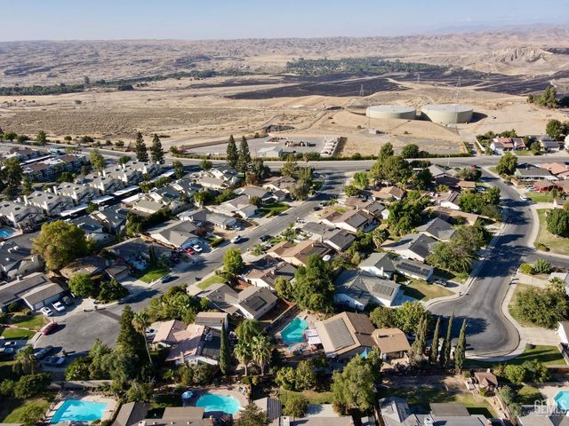 3913 Foxwood Street, Bakersfield, CA 93306