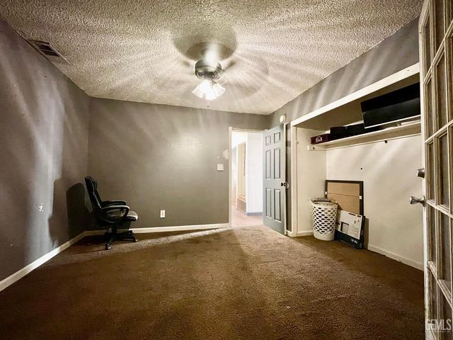 3913 Foxwood Street, Bakersfield, CA 93306