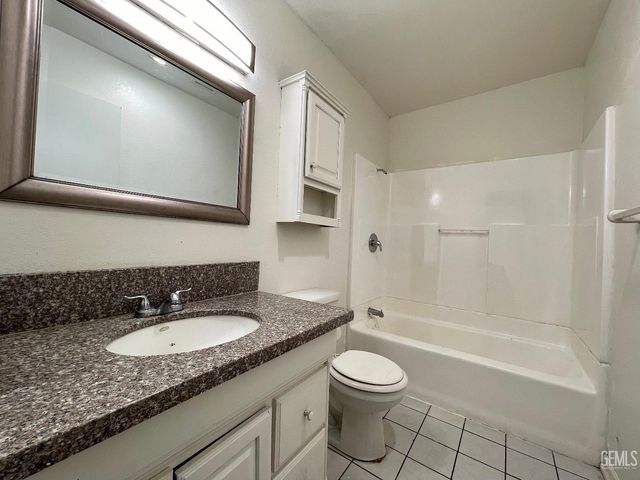3913 Foxwood Street, Bakersfield, CA 93306