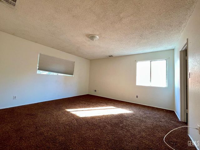 3913 Foxwood Street, Bakersfield, CA 93306