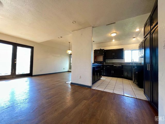 3913 Foxwood Street, Bakersfield, CA 93306