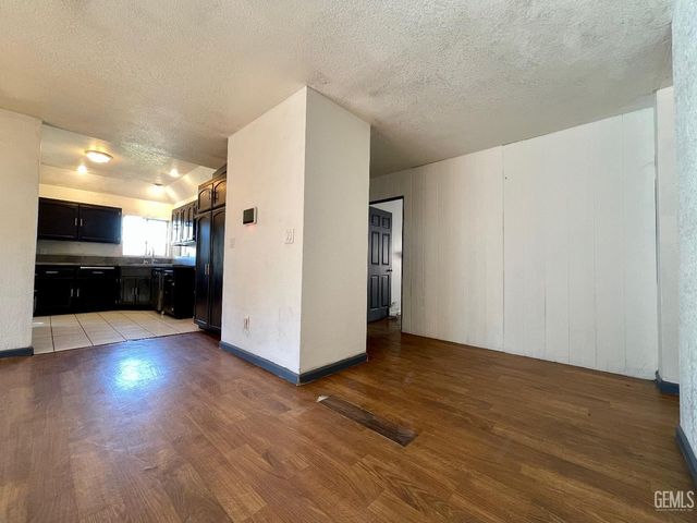 3913 Foxwood Street, Bakersfield, CA 93306