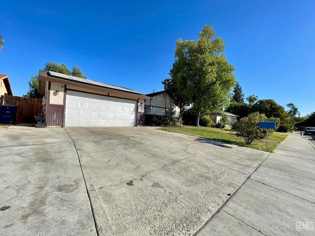 3913 Foxwood Street, Bakersfield, CA 93306