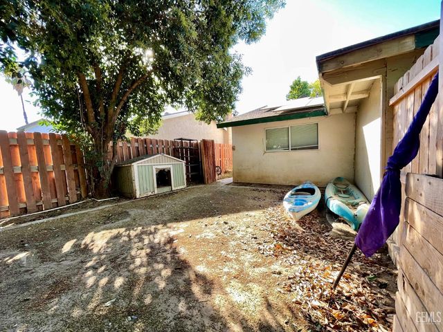 3913 Foxwood Street, Bakersfield, CA 93306