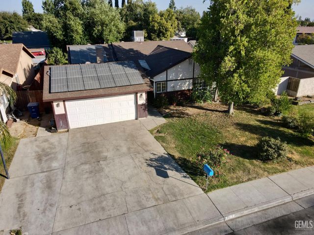 3913 Foxwood Street, Bakersfield, CA 93306