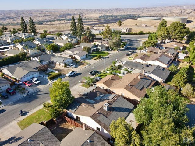 3913 Foxwood Street, Bakersfield, CA 93306