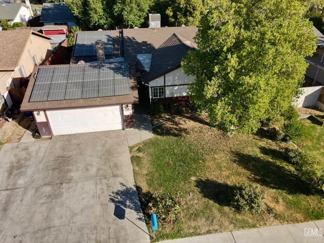 3913 Foxwood Street, Bakersfield, CA 93306