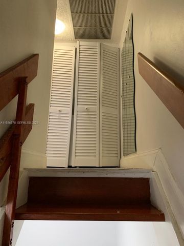 8660 NW 6th Ln 5-203, Miami, FL 33126