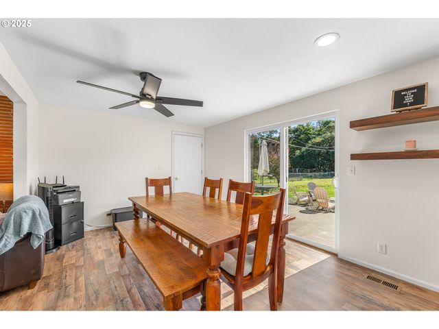 1371 Nw JEFFERSON St, Roseburg, OR 97471