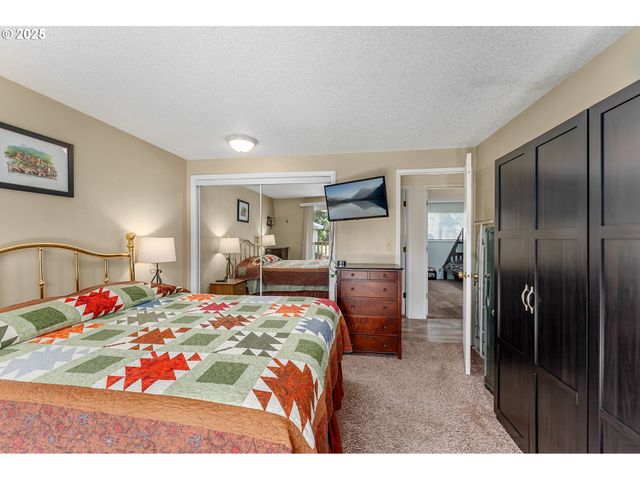 1371 Nw JEFFERSON St, Roseburg, OR 97471